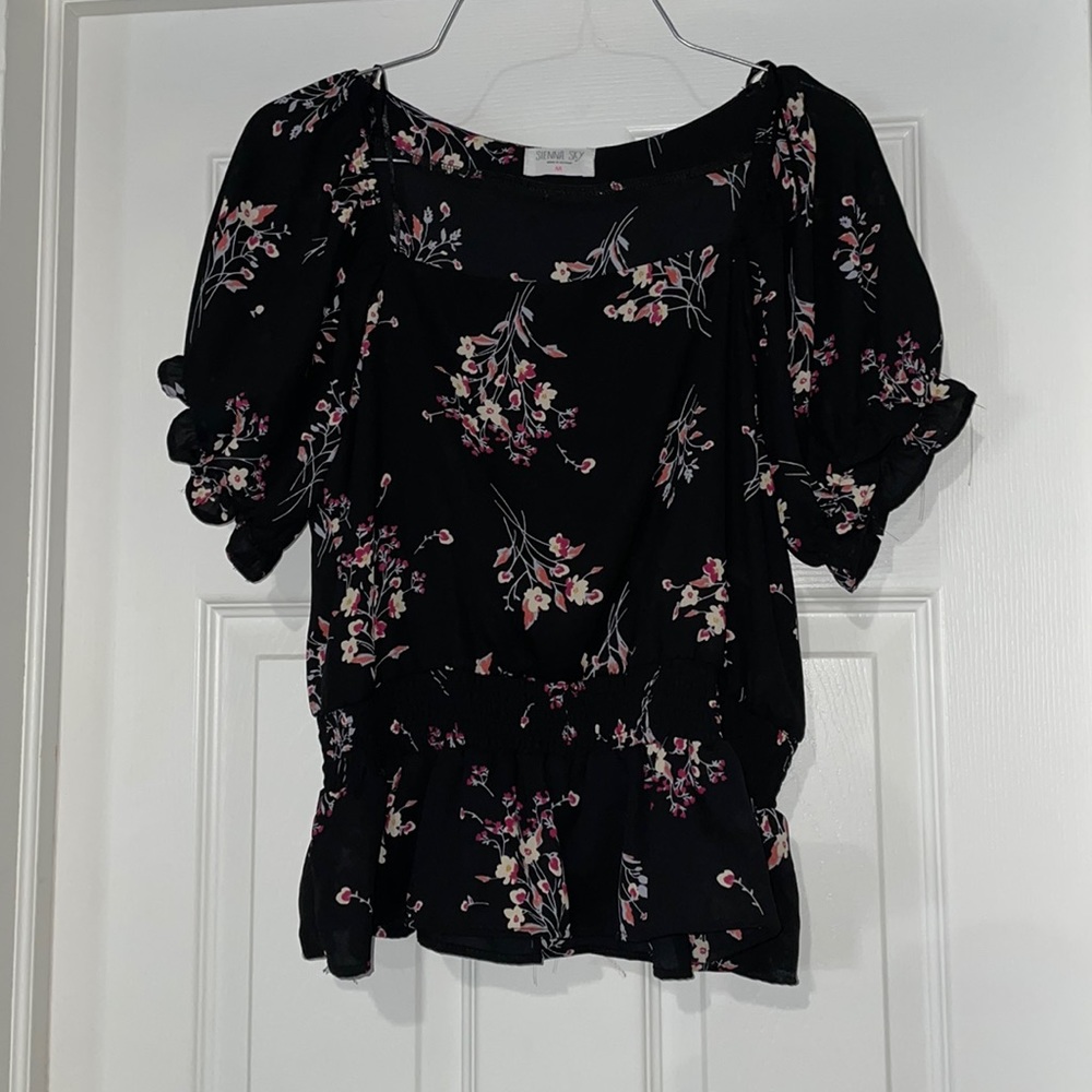 Black Floral Silk Like Blouse. Size: Medium